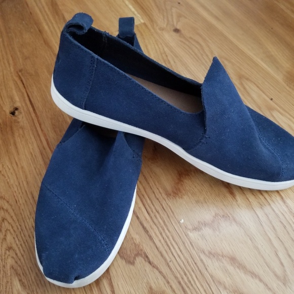 TOMS - Picture 2 of 2